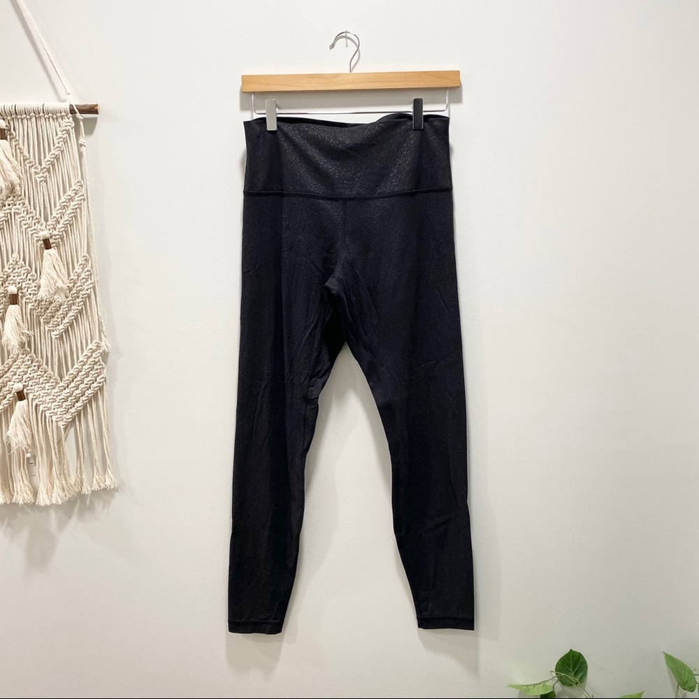 EUC Lululemon Align 28” leggings